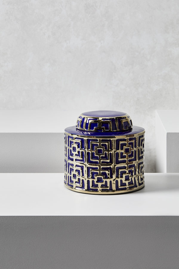 Medium Urn Elegant Urns