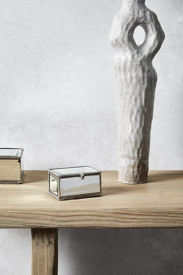 Elegant urns small mirrored box