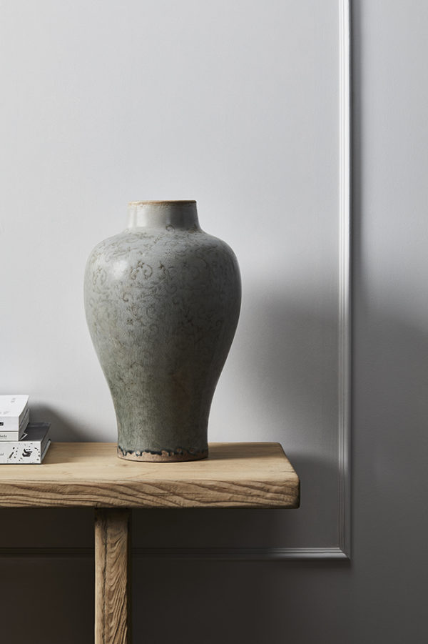 Large Urn Elegant Urns